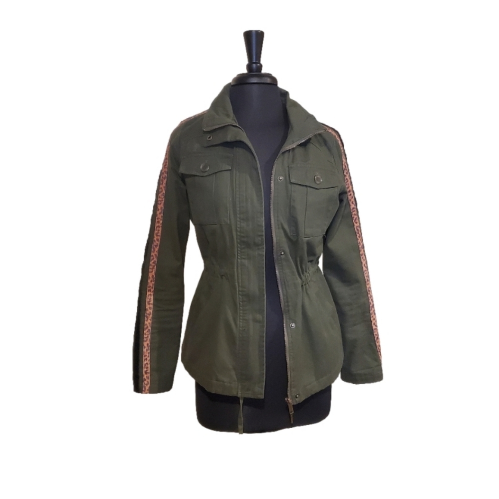 Peyton Jensen - Evereve Brand EUC Utility Jacket. Zipper, button and dra…